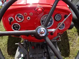 Massey-Ferguson 135 Bild 4