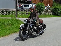 BMW R2 Bild 1